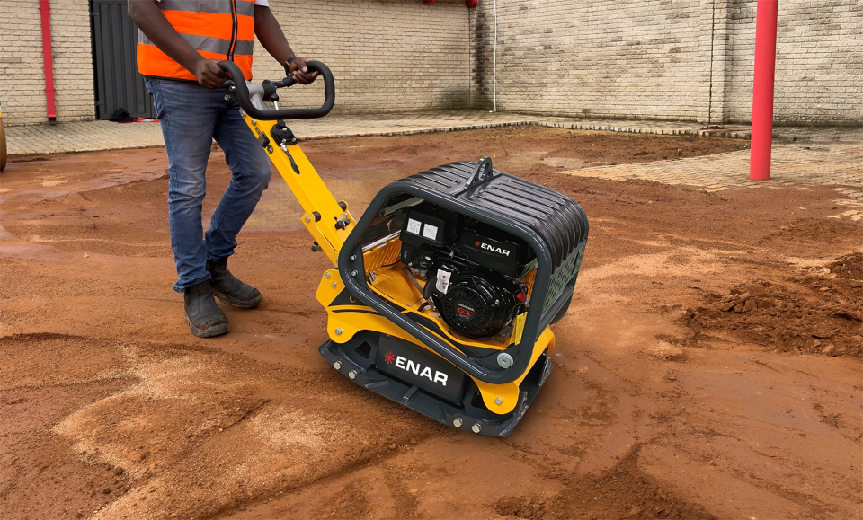 Comparatif compacteurs sol: plaque vs rouleau | ENAR